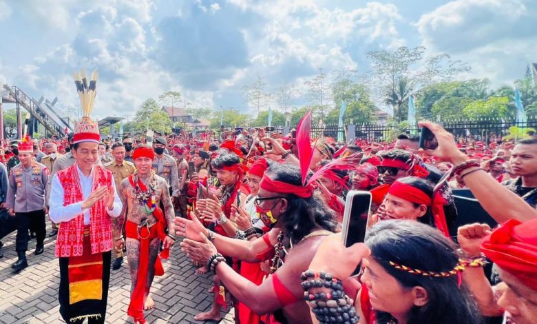 Jokowi Bakal Bangun Dayak Center Di Wilayah IKN