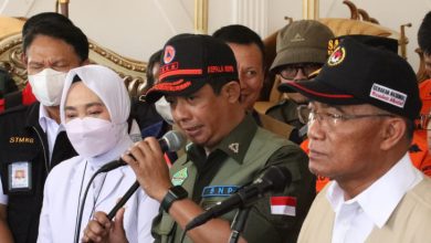 Pemerintah Bakal Ganti Rumah Rusak Berat, BNPB Gandeng Menko PMK Muhadjir Tinjau Lokasi Gempa Pemerintah