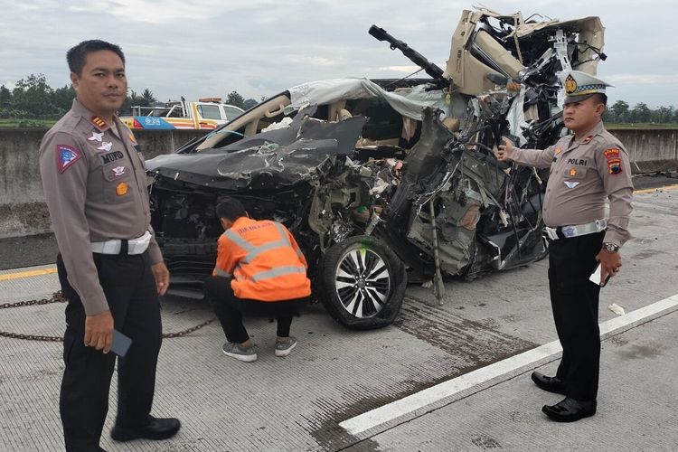 Tiga orang Tewas Akibat Kecelakaan di Ruas Jalan Tol Semarang-Solo