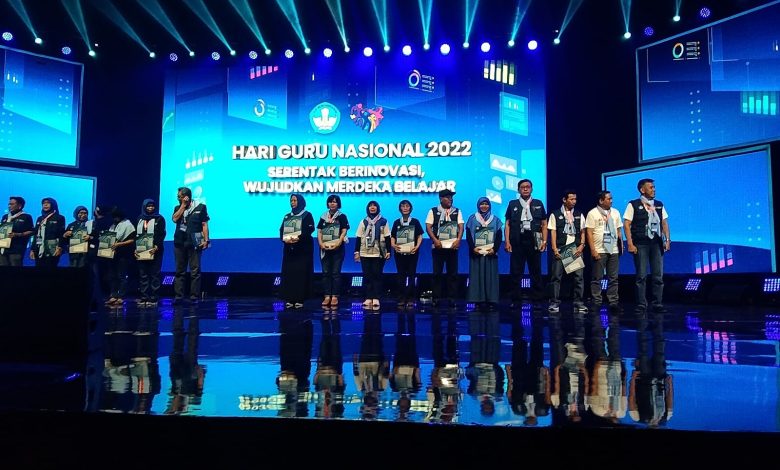 Jatim Sabet 27 Trophy Apresiasi GTK Inspiratif 2022