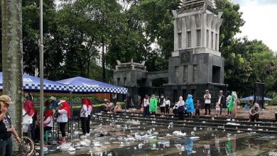 Sampah Berserakan di GBK setelah Jokowi Bertemu Relawan