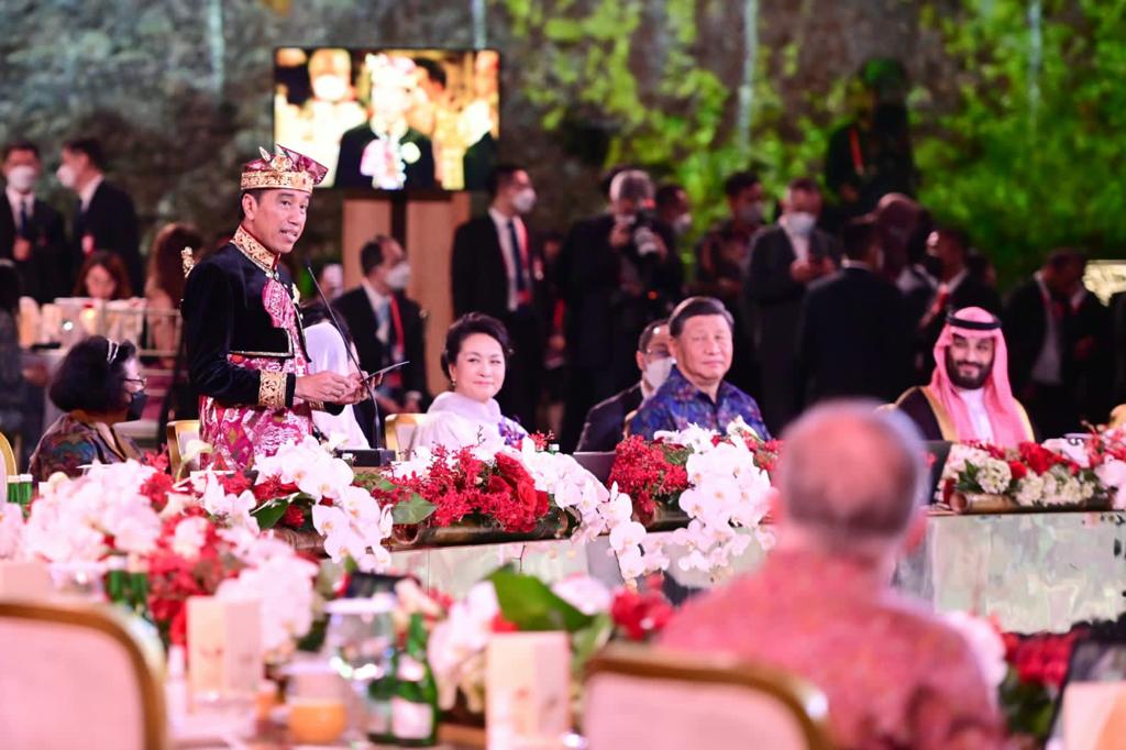 Jokowi tampak menyambut semua Pemimpin Negara G20. Sumber foto Instagram @jokowi