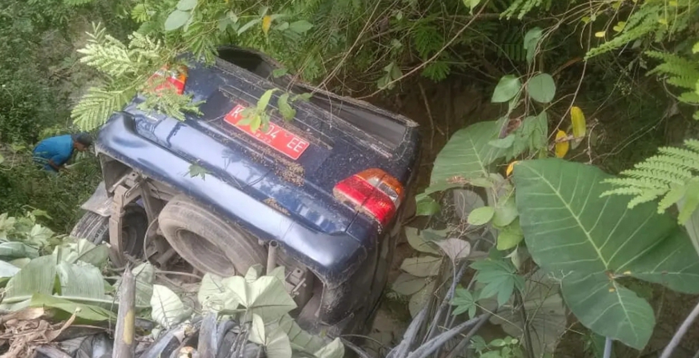 Mobil Dinas PMD Blora Terperosok ke Jurang, Empat Orang Alami Luka-luka