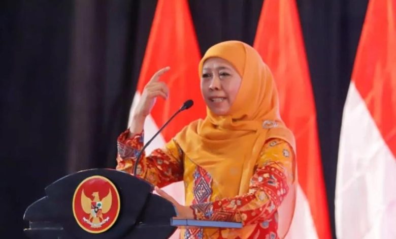 Khofifah Larang Pengusaha Beri Gaji Dibawah UMP