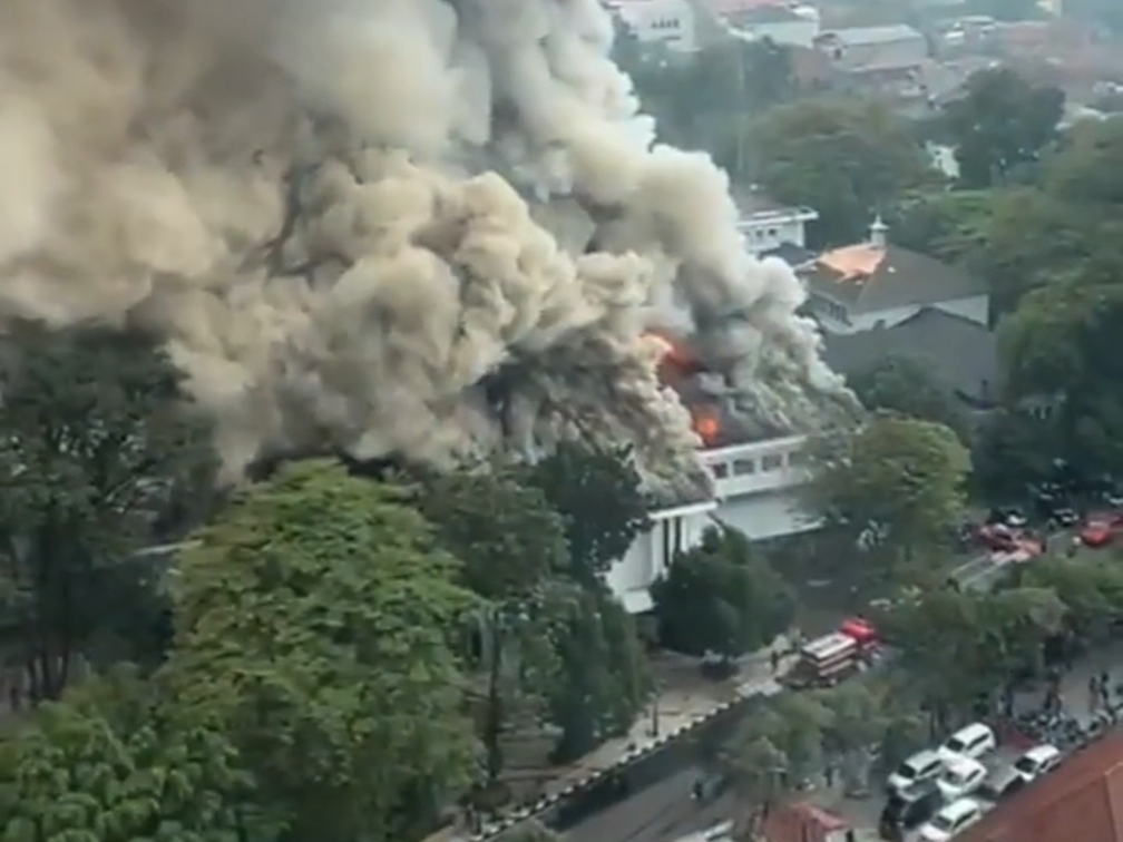 <strong>Bappelitbang Kota Bandung Terbakar, Dokumen dan Pc Juga Ikut Hangus Terbakar</strong>