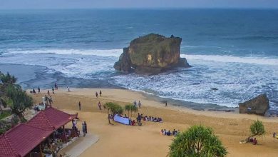 Pantai Ngrawe Gunungkidul, lokasi penemuan mayat perempuan. Sumber Foto: Instagram @yogyakarta