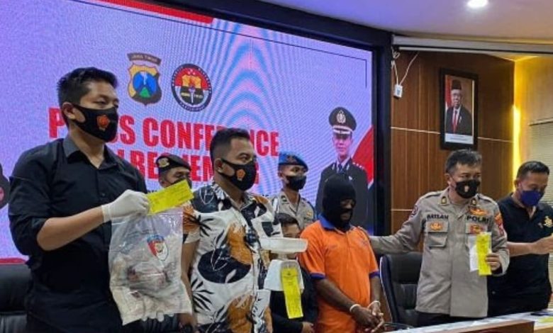 Polres Jember memberikan keterangan kasus dawet dicampur karbit. Sumber Foto Ig @infojember