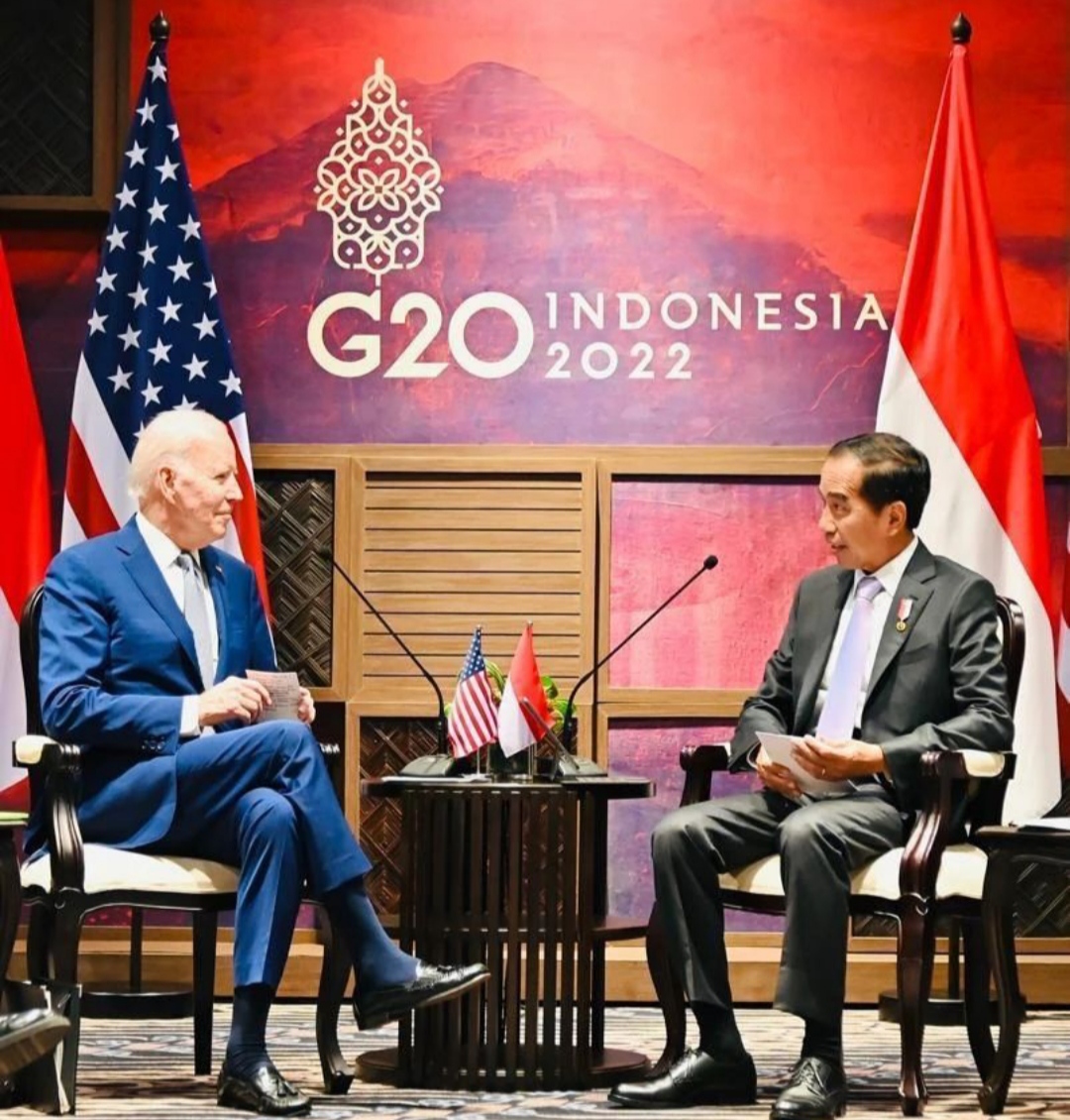 Presiden Jokowi bersama Joe Biden. Sumber Twitter @KemensetnegRI