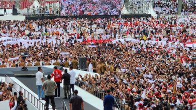 Sentilan Rambut Putih Trending di Twitter Presiden Jokowi saat menghadiri acara Nusantara Bersatu di Stadion GBK