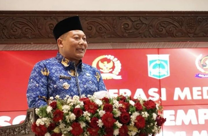 Sambutan Wakil Bupati Malang Pada Acara Literasi Media, Sosialisasi Empat Pilar Kebangsaan kepada seluruh Kepala Desa dan Lurah se-Kabupaten Malang. Sumber foto: Akun Instagram Prokopim (Protokol Pimpinan) Kabupaten Malang (@prokopimkabmalang)