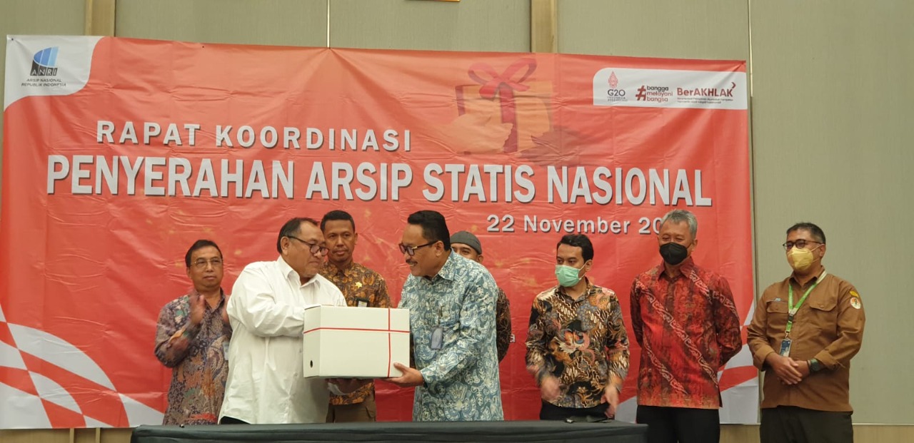 Serahkan Arsip Transmigrasi di Aceh, Kemendes PDTT Raih Penghargaan dari ANRI