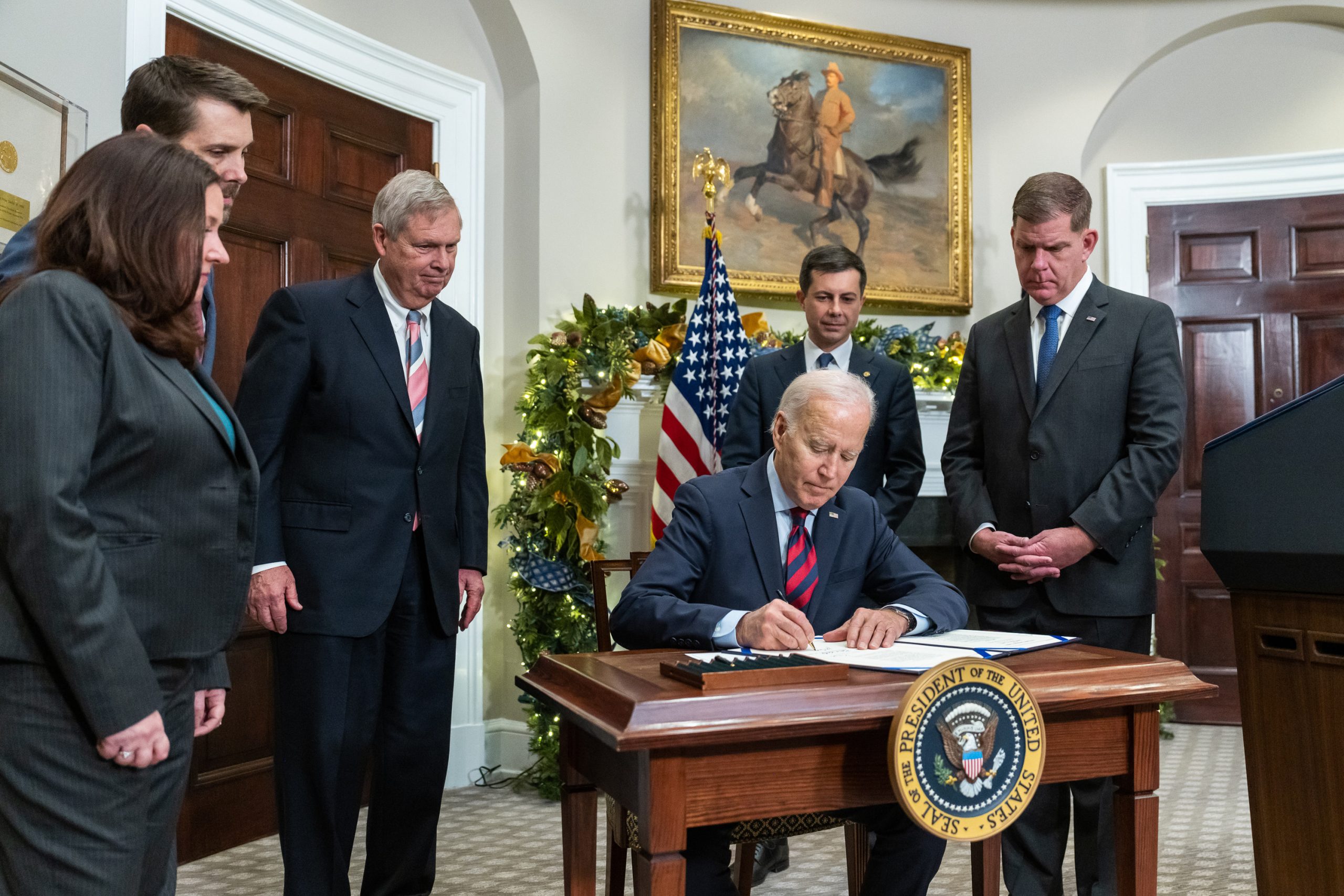 Joe Biden Tanda Tangani Undang-undang Kesetabilan Ekonomi