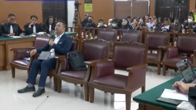 Saksi Ahli Albert Aries saat memberikan keterangan dalam persidangan di PN Jakarta Selatan.