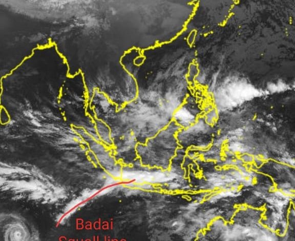 Jalur badai yang melewati Jabodetabek 28 Desember 2022. Sumber Foto: Twitter @EYulishastin