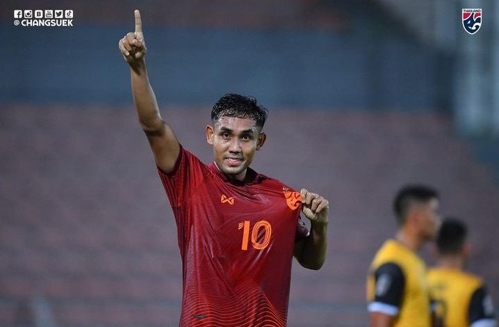 Teerasil Dangda berhasil menjadi top skor sepanjang masa Piala AFF 2022