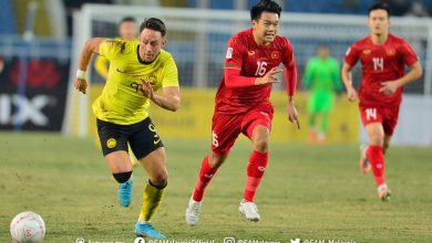 Pemain Malaysia dan Vietnam berduel pada lanjutan gelaran Piala AFF 2022.