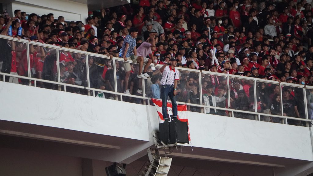 Aksi Norak Supporter Indonesia Kala Timnas Lawan Thailand Deras