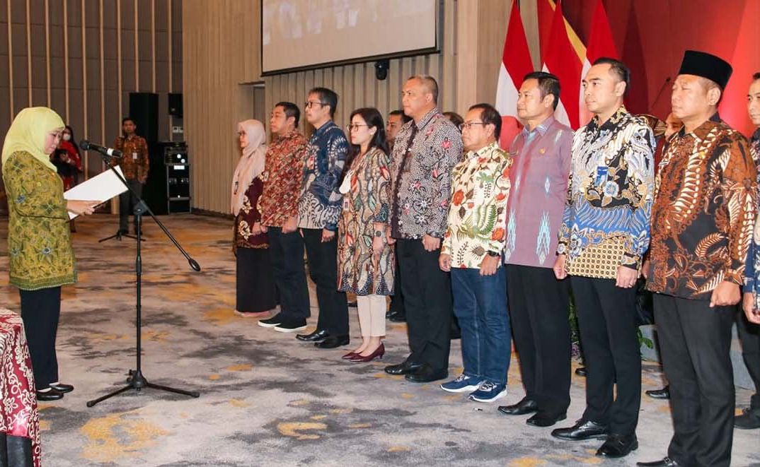 Khofifah Bentuk Tim Percepatan Akses Keuangan Daerah Guna Kurangi Rentenir