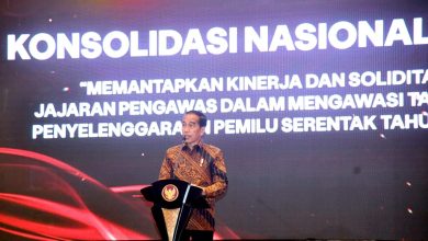 Jokowi Ingatkan Bawaslu soal Politik Identitas Jelang Pemilu 2024