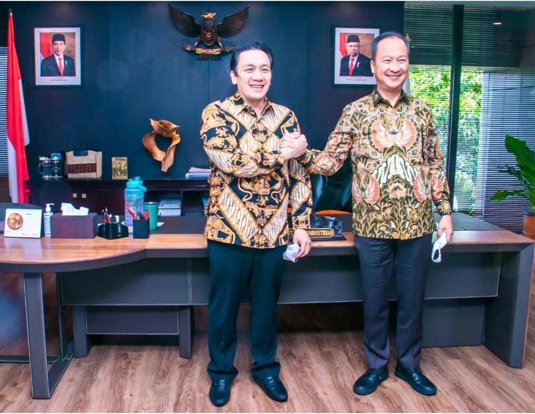 Diaz hendropriyono (Staf Khusus Presiden RI), dan Agus Gumiwang Kartasasmita (Menteri Perindustrian RI). Sumber foto: Instagram @agusgumiwangk