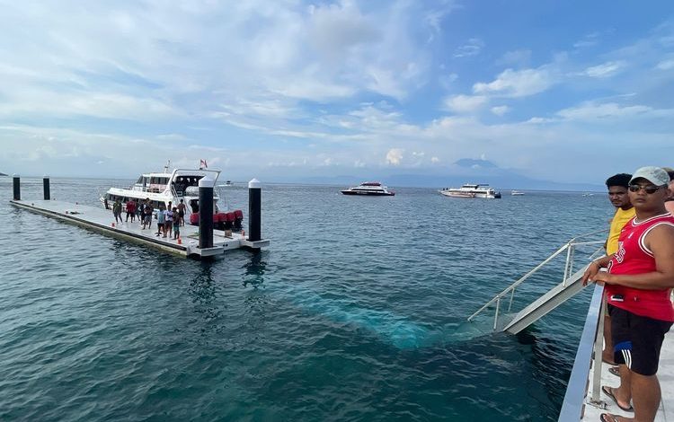 Jembatan dermaga Nusa Penida