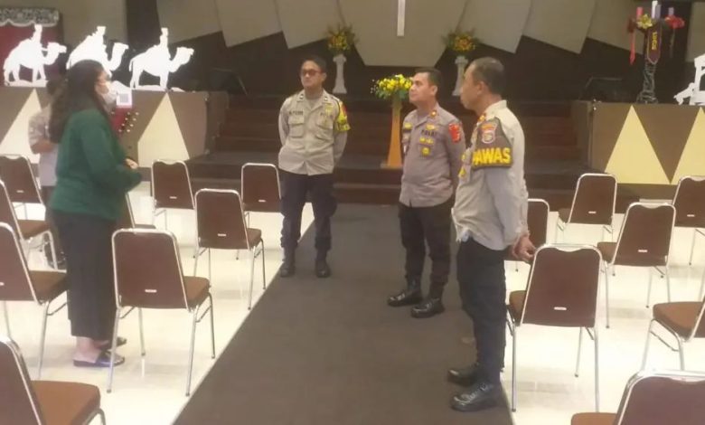 Kegiatan Risk Assesment Gereja GKY Gerendeng oleh Kapolsek Karawaci. Sumber Instagram @polresmetrotangerangkota