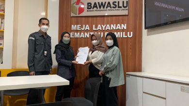 Lembaga Fores di kantor Banwaslu Pusat. Sumber foto Fores for Deras.id