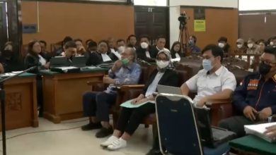 Ferdy Sambo Bantah Keterangan Ahli Kriminologi Proses Sidang Ferdy Sambo CS dengan menghadirkan saksi ahli. Sumber Foto Tangkapan layar Youtube KOMPASTV