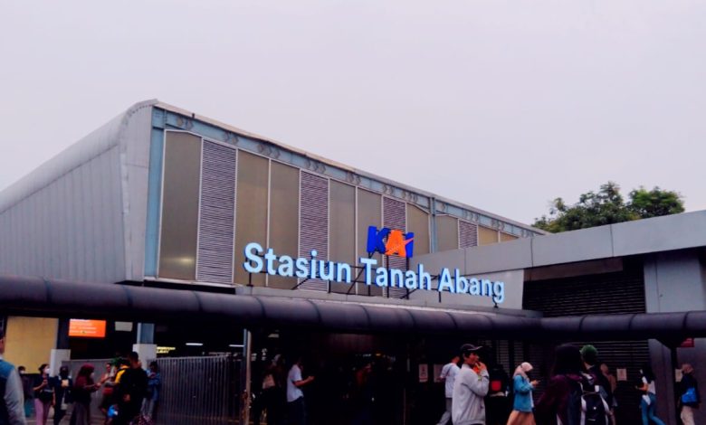 Stasiun Tanah Abang. Sumber foto Risca