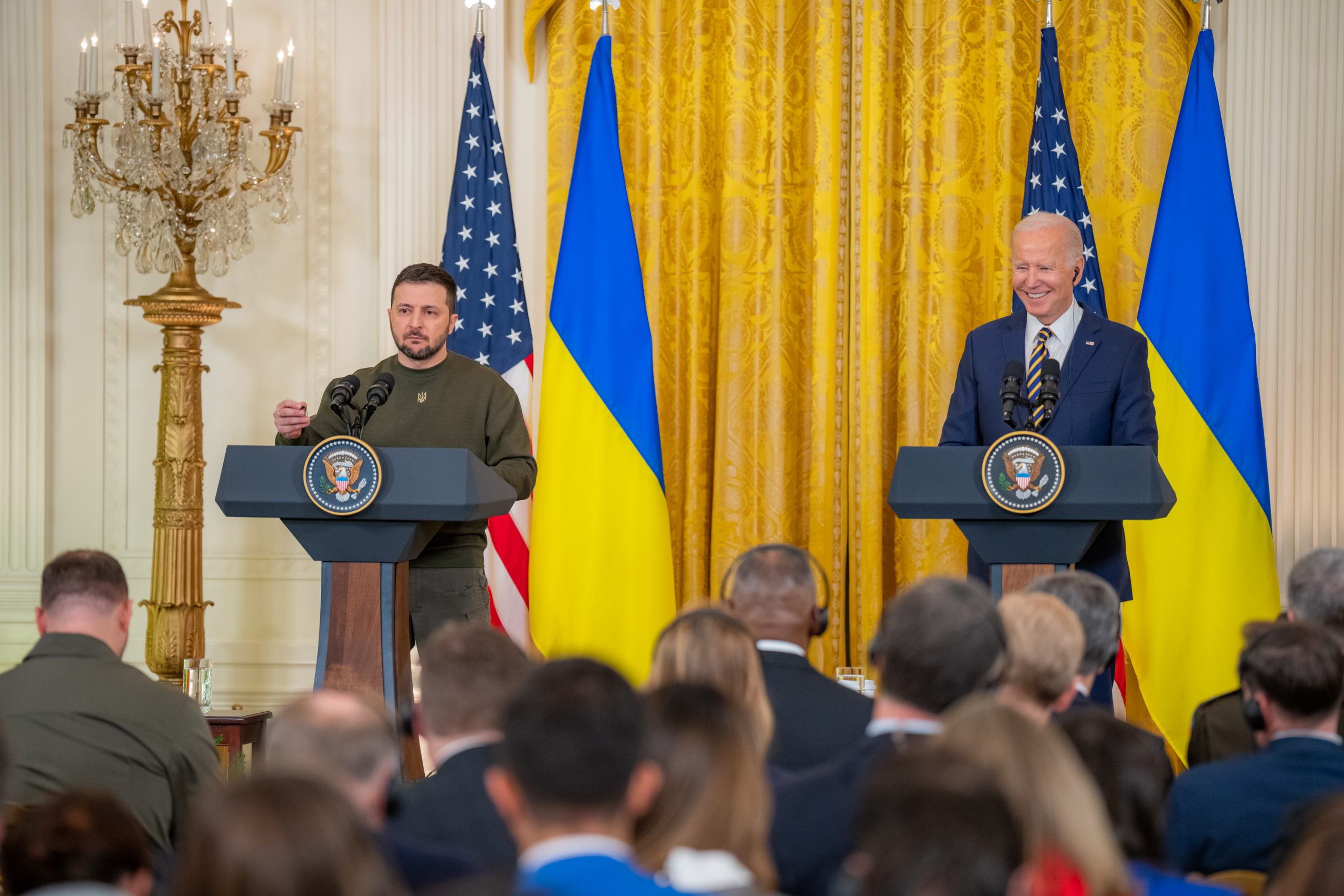 Volodymyr Zelenskyy dan Joe Biden. Sumber foto Twitter @Presiden Biden