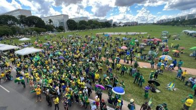 Para pendukung Bolsonaro.