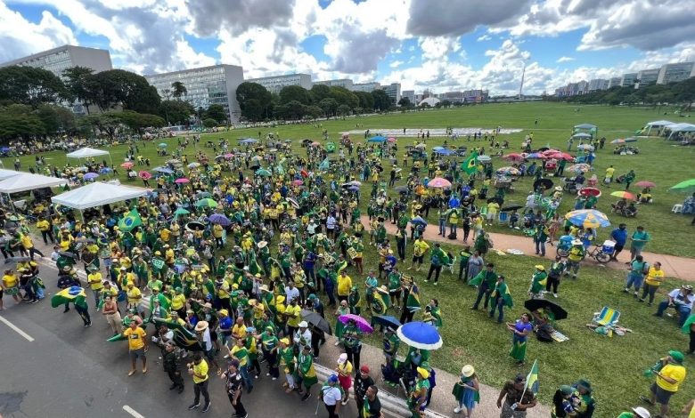 Para pendukung Bolsonaro.