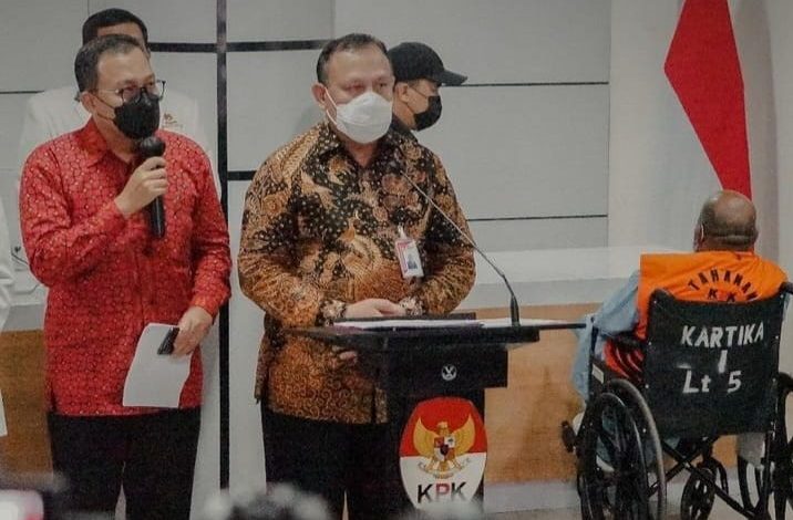 Ketua KPK Firli Bahuri saat keterangan pres terkait penangkapan Lukas Enembe. Sumber Foto: Instagram @official.kpk.