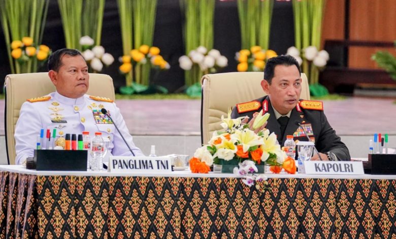 Kapolri bersama Panglima TNI. Sumber Foto: website Polri.