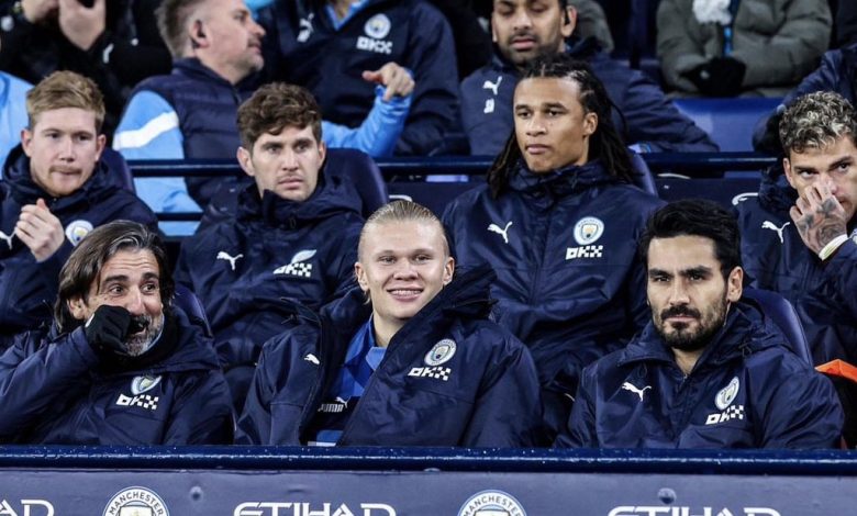 Sejumlah pemain inti Man City berada di bench pada laga antara Man City versus Chelsea. Sumber Foto: Twitter @433