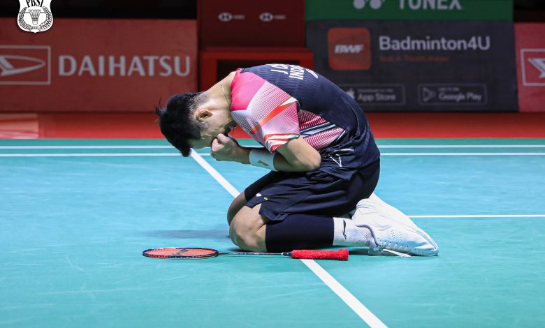 Jonatan Christie berhasil menjadi juara pada ajang Indonesia Masters 2023 setelah mengalahkan Chico. Sumber foto: Twitter @BadmintonTalk