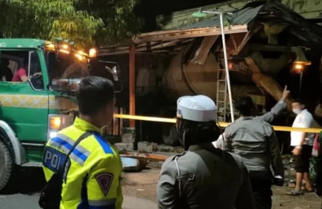 Truk Molen Madiun Renggut Dua Nyawa Pengendara Motor