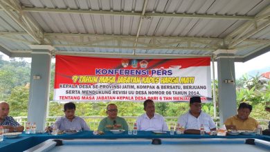 Konferensi pers Kades se- Provinsi Jatim. Sumber foto: Istimewa