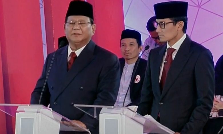Prabowo Subianto dan Sandiaga Uno saat Debat Kandidat pada Pemilu 2019. Sumber Foto: SS Youtube KPU RI.