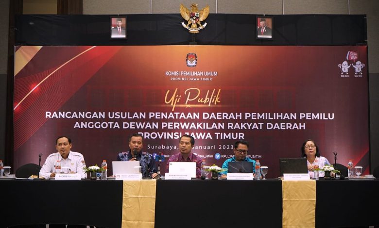 Uji publik Rancangan Usulan Penataan Daerah Pemilihan Pemilu Anggota DPRD Provinsi Jawa Timur. Sumber foto: Twitter @KPU_JATIM