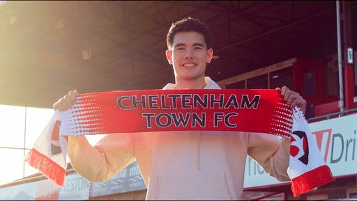 Elkan Baggot resmi dipinjam Cheltenham sampai akhir musim. Sumber foto: Twitter @CTFCofficial