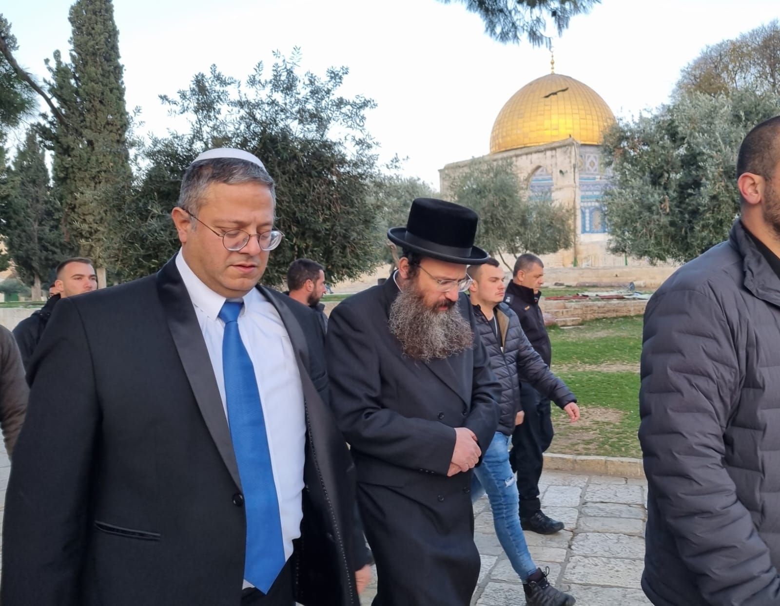 Itamar Ben Gvir ketika berkunjung ke masjid Al-aqsa. Sumber: Twitter @itamarbengvir