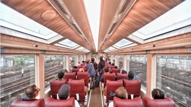 Kereta Panoramic memiliki jendela besar di kedua sisinya dan atap kaca yang dapat dibuka tutup secara otomatis. Sumber foto: Kemenhub
