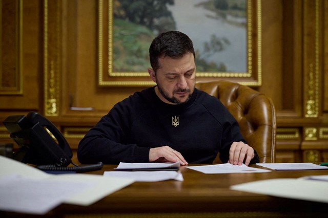 Volodymyr Zelenskyy (Presiden Ukraina). Sumber foto: news.sky.com