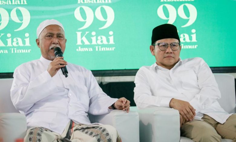 Keterangan Foto: KH Ahmad Fuad Nur Hasan (Pengasuh Ponpes Sidogiri) bersama Muhaimin Iskandar (Ketum PKB). Sumber Foto: Istimewa.