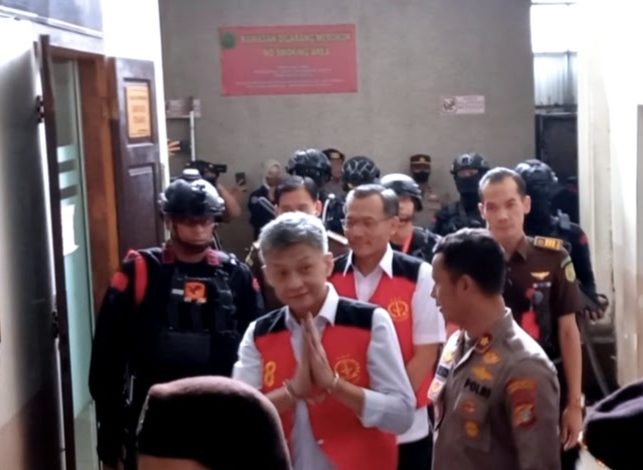 Terdakwa Hendra Kurniawan, Agus Nurpatria, dan Terdakwa Arif Rachman Arifin hadapi sidang vonis hari ini. Sumber foto: pn-jakartaselatan.go