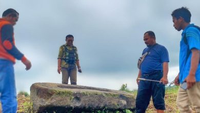 Sepuluh Benda Prasejarah Ditemukan di Puncak Bukit Bondowoso