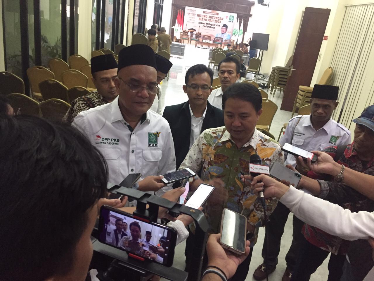 PKB: Renegoisasi Seluruh Item Biaya Haji