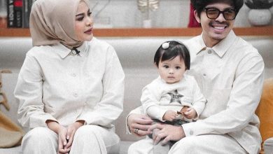 Atta Halilintar dan keluarga Sumber foto: Instagram @aurielie.hermansyah