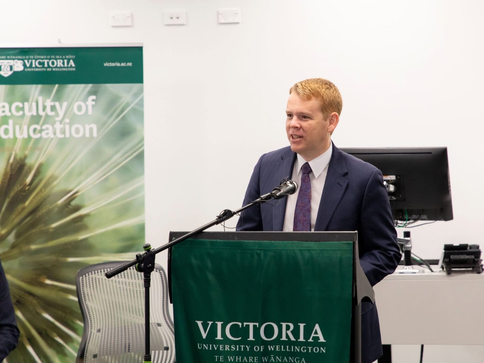 Keterangan Foto: Chris Hipkins (Perdana Menteri Selandia Baru). Sumber Foto: Twitter @chrishipkins